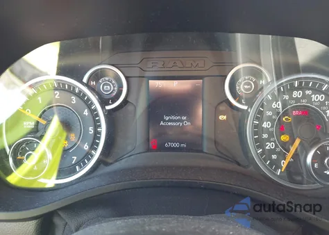 2021 Ram 1500 Big Horn 4X4 6'4 Box из США, поврежденный, VIN 1C6SRFBT7MN779812